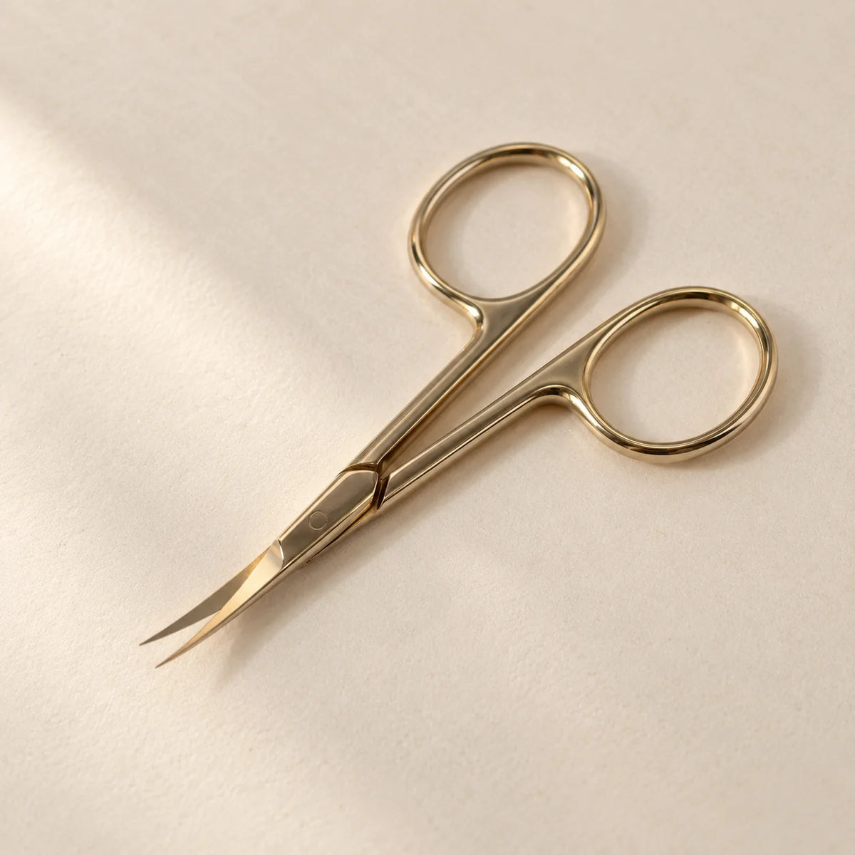 Ciseaux à cuticules Geloria à lames courbes