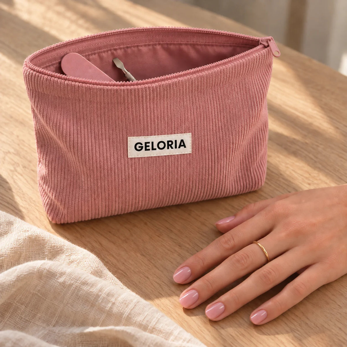 Trousse beauté Geloria en velours côtelé rose